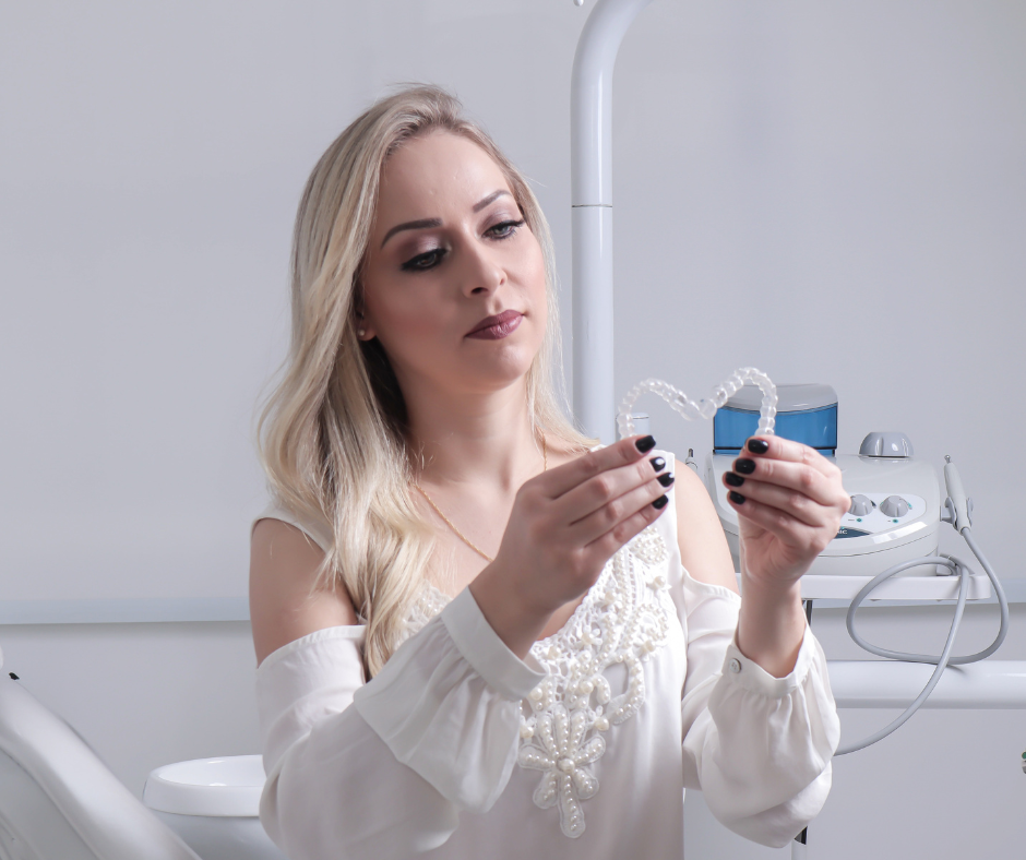 Buscando por dentista para invisalign em São Paulo? Conheça a Clínica A.R Odontologia & Harmonização, uma clínica odontológica completa por qualificados que oferecem tratamento invisalign em SP e diversos outros.