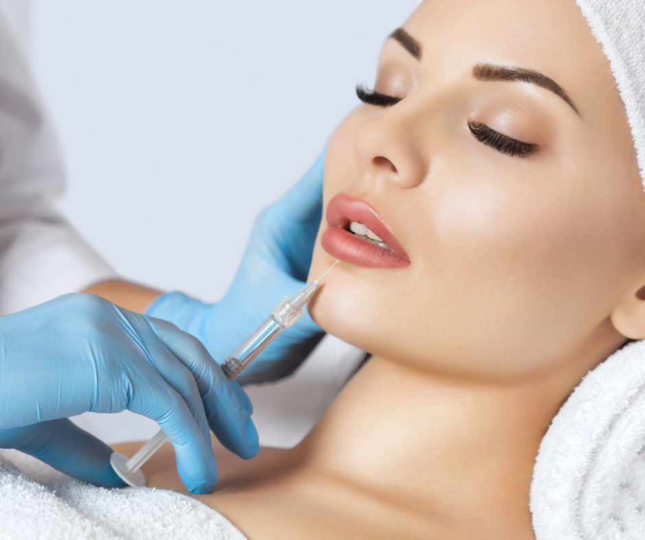 Saiba como dormir após preenchimento labial.Apesar de o preenchimento com ácido hialurônico não ser muito invasivo, ele requer alguns cuidados pós procedimento. Saiba mais!