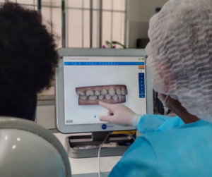 A clínica que realiza escaneamento invisalign na Casa Verde é a Clínica A.R Odontologia & Harmonização. Além de aparelho próprio e recursos necessários para a realização do procedimento, ela também conta com uma equipe especializada que visa o melhor tratamento para cada paciente.