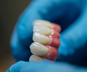 A Clínica A.R Odontologia & Harmonização conta com dentista para implante dentário em SP, referência em resultados naturais