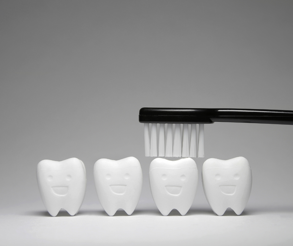 Técnicas de Escovação e Uso de Fio Dental: Instruções detalhadas sobre como escovar e usar o fio dental corretamente para melhores resultados.