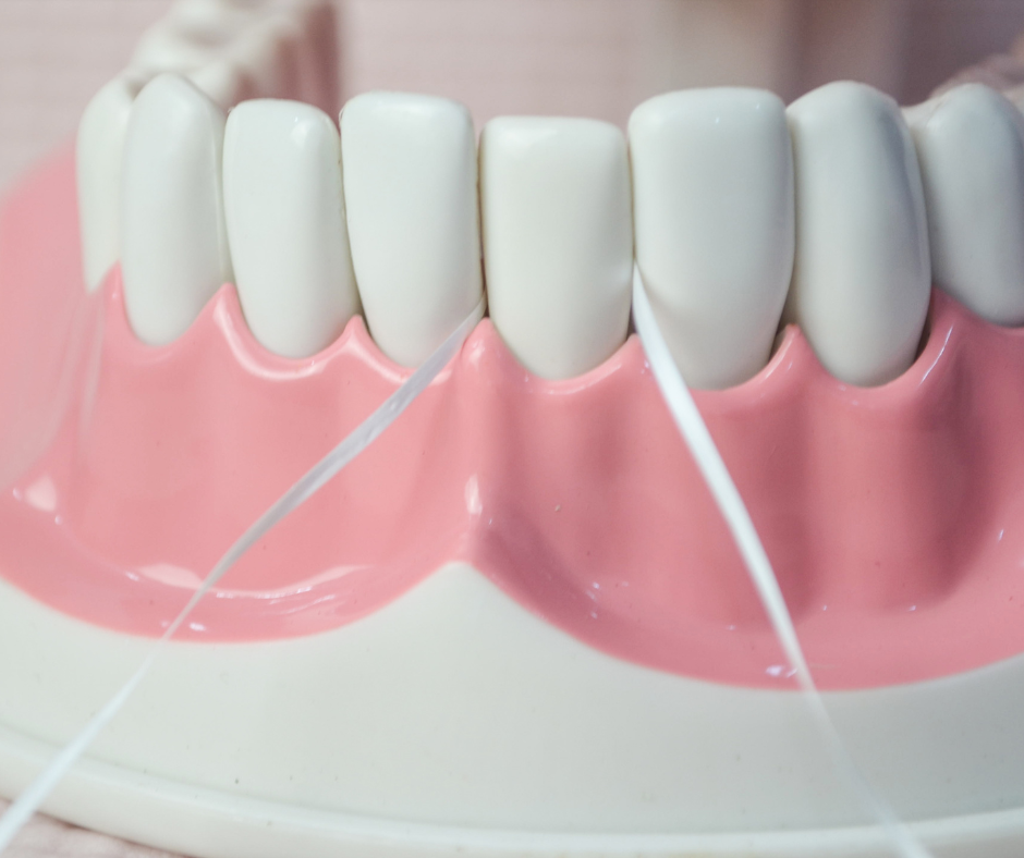Técnicas de Escovação e Uso de Fio Dental: Instruções detalhadas sobre como escovar e usar o fio dental corretamente para melhores resultados.