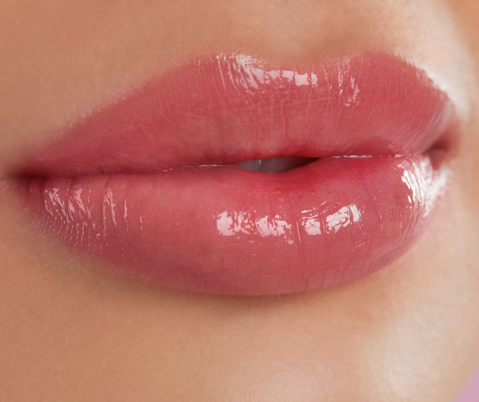 O preenchimento labial com ácido hialurônico oferece uma variedade de funções além do simples aumento de volume.