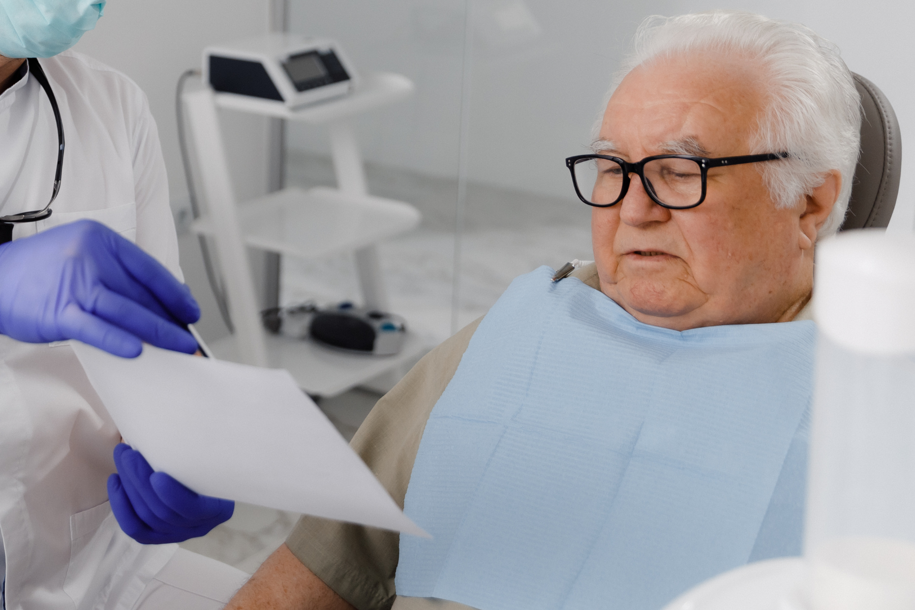 Qual o tempo de recuperação após um implante dentário? O implante dentário é uma das soluções mais procuradas para repor dentes perdidos